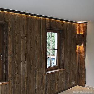 Wandverkleidung aus verwitterten Brettern