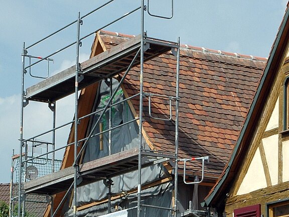 Neueindeckung mit alten Bibern Dachziegel