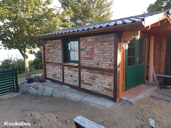 Gartenhaus aus historischen Ziegeln