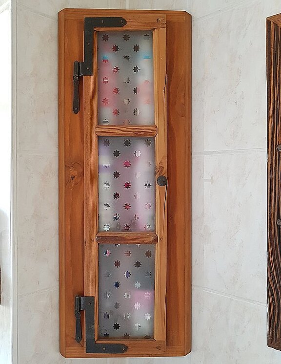 Gewürzschrank aus alten Fenster