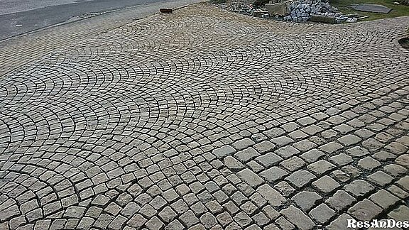 Altes Kleinpflaster und Großsteinpflaster neu Verlegt